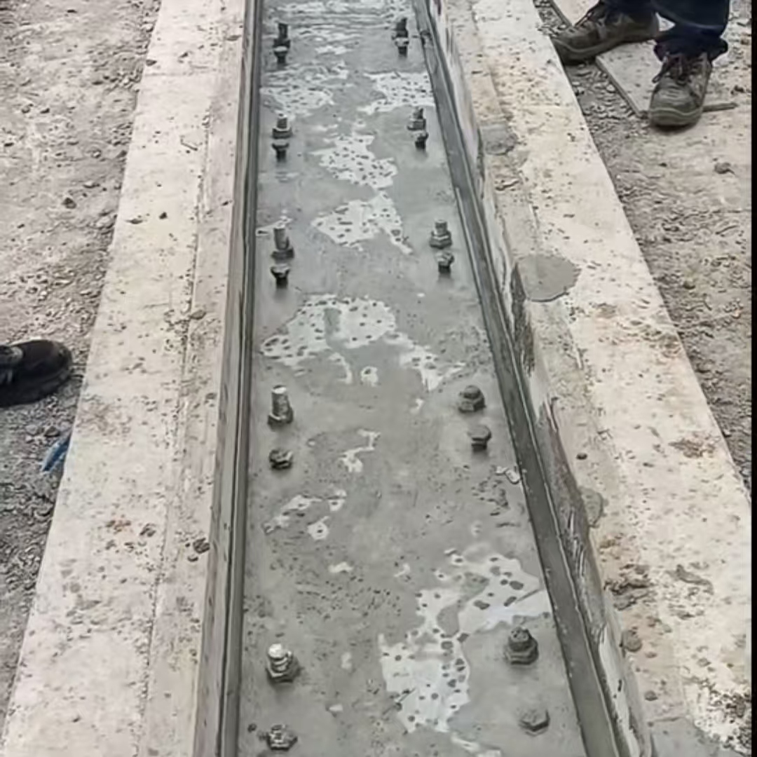 闻喜港口码头起重机龙门吊重型机械设备稳固用早强快凝轨道胶泥